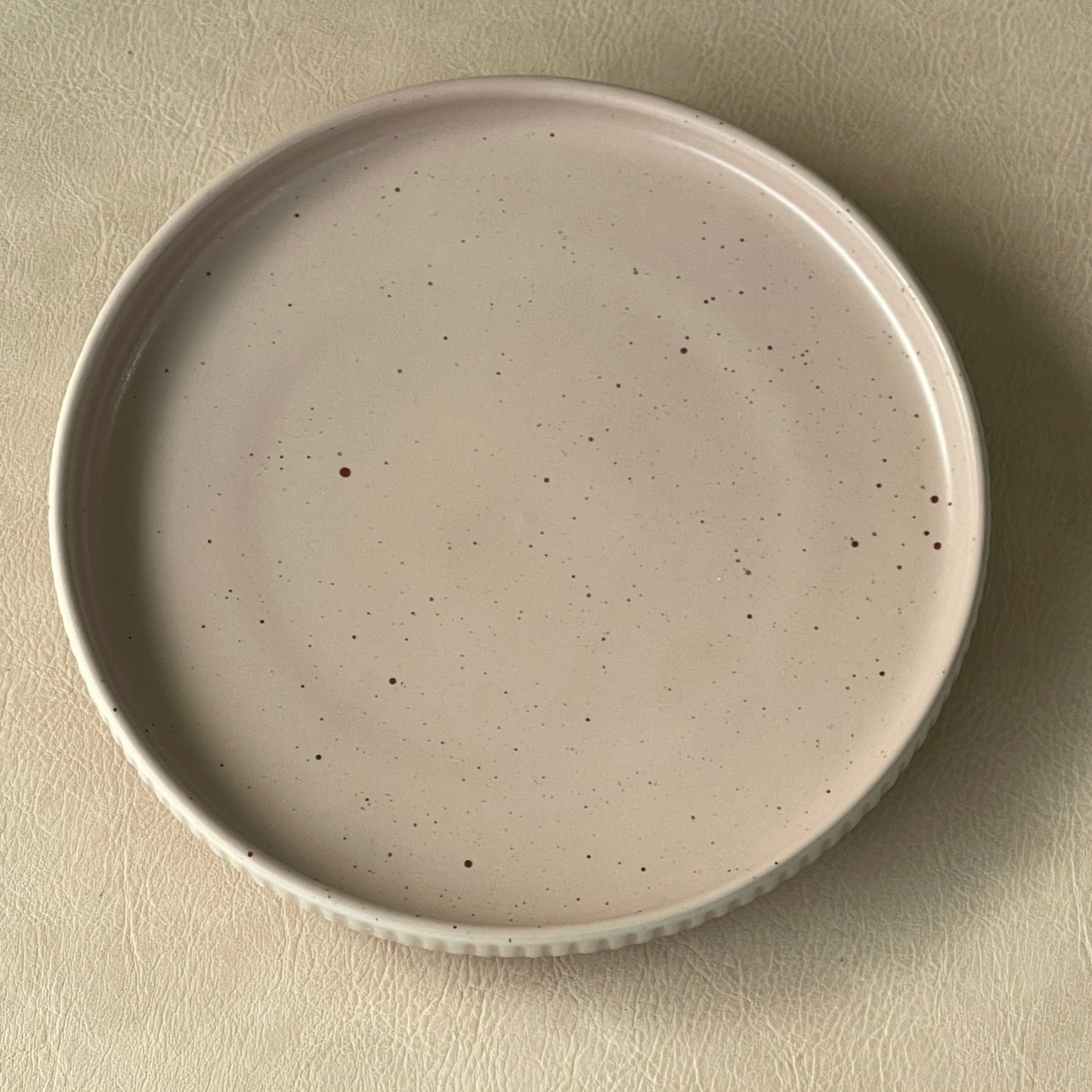 8 inch Pebble Edge Classic Plate ( Old Rose Matte )