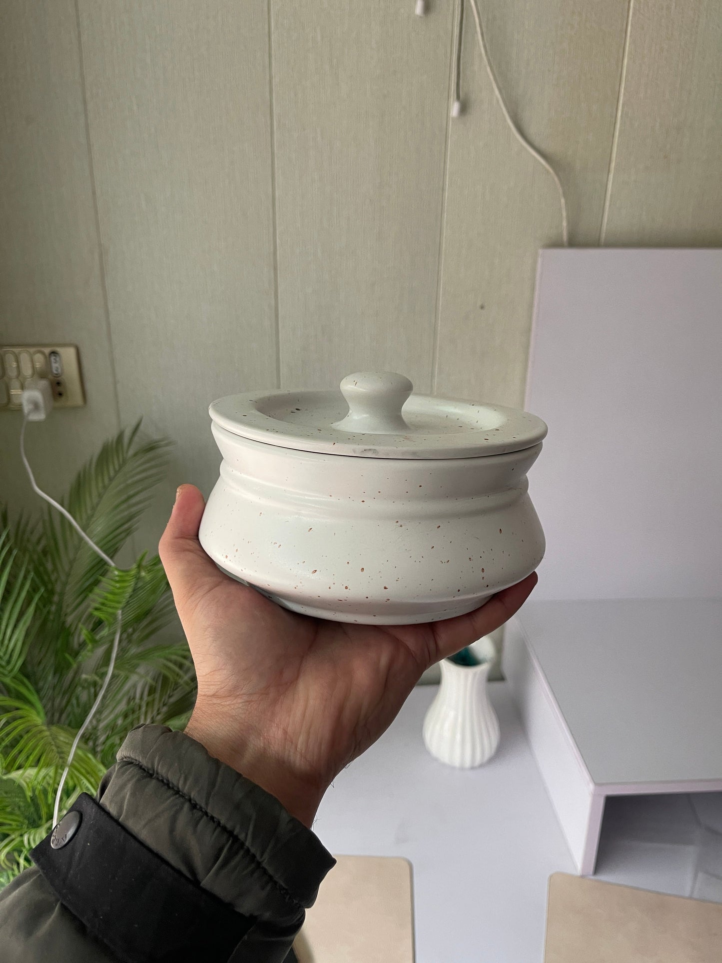 Leftover 6.5 inch Handi ( White Matte with brown specks )